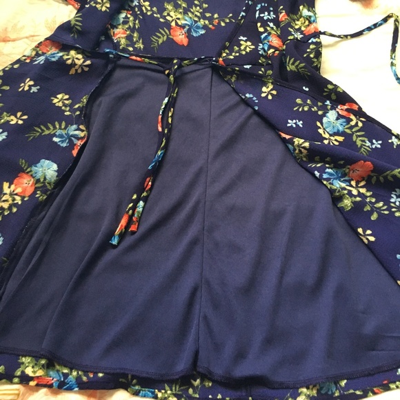 Floral Wrap Dress - Picture 3 of 6